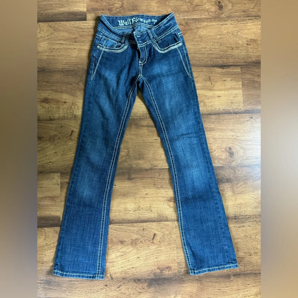 Bootcut Wallflower Jeans - Picture 1 of 5